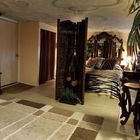 Готель Exotic Large Basement Studio Монреаль Екстер'єр фото