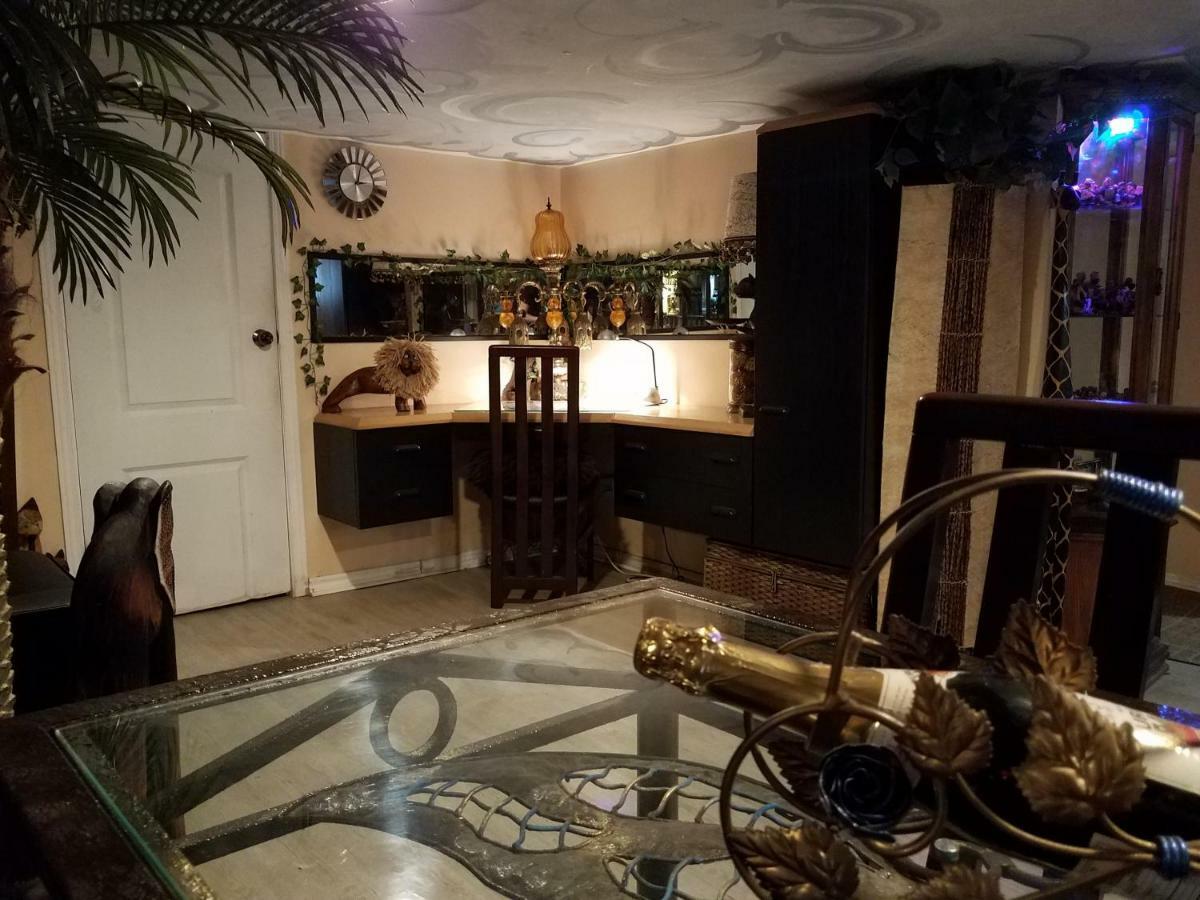 Готель Exotic Large Basement Studio Монреаль Екстер'єр фото